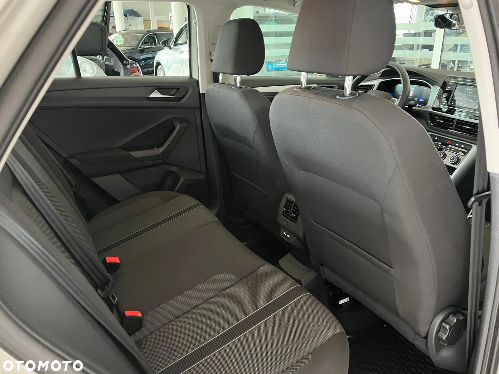 Volkswagen T-Roc 1.5 TSI Life DSG - 34