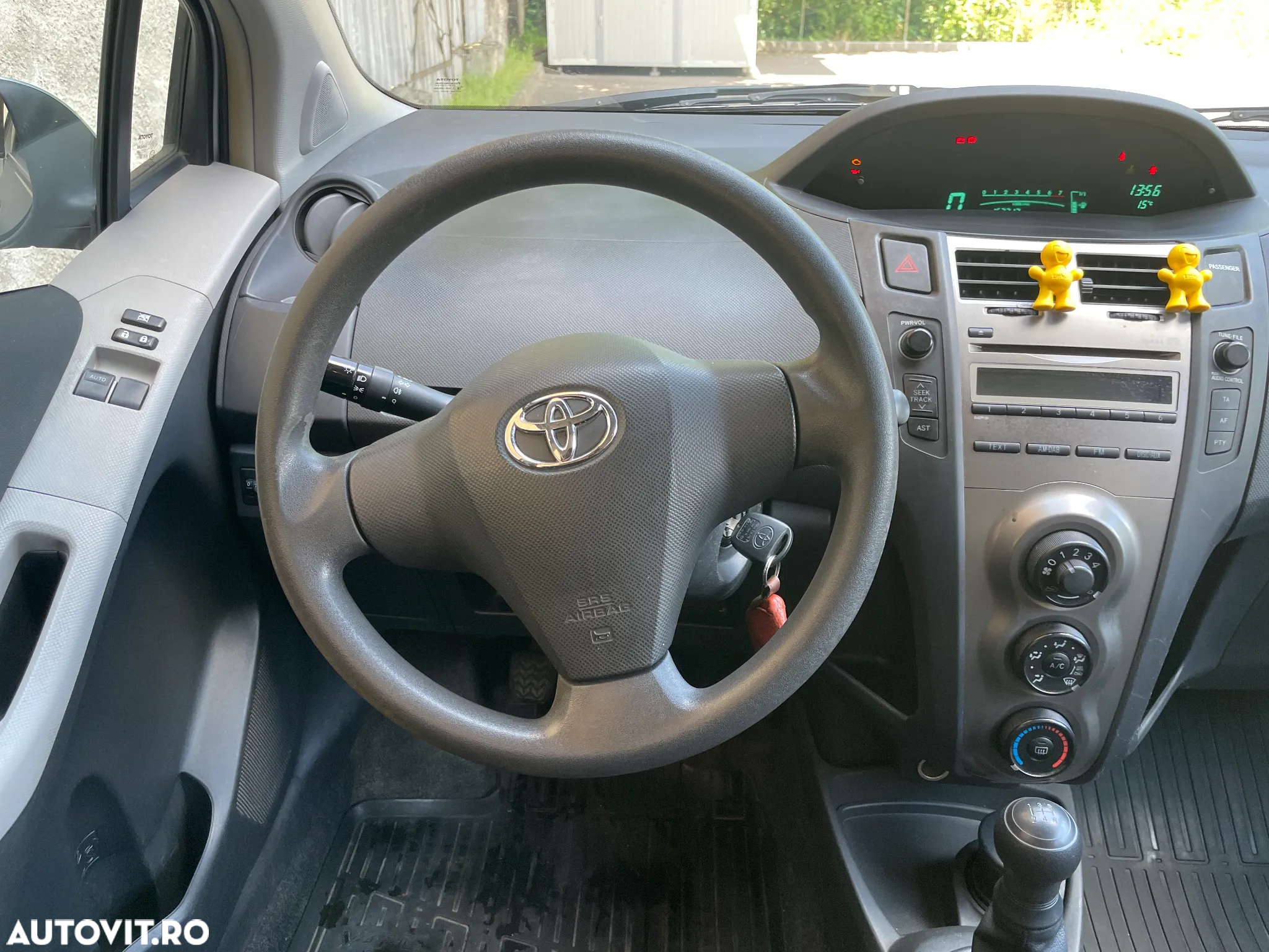 Toyota Yaris - 10