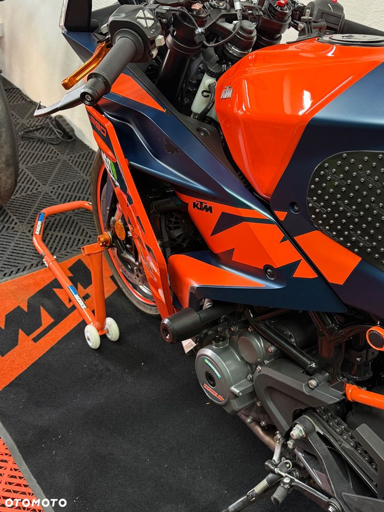 KTM RC 390 - 32