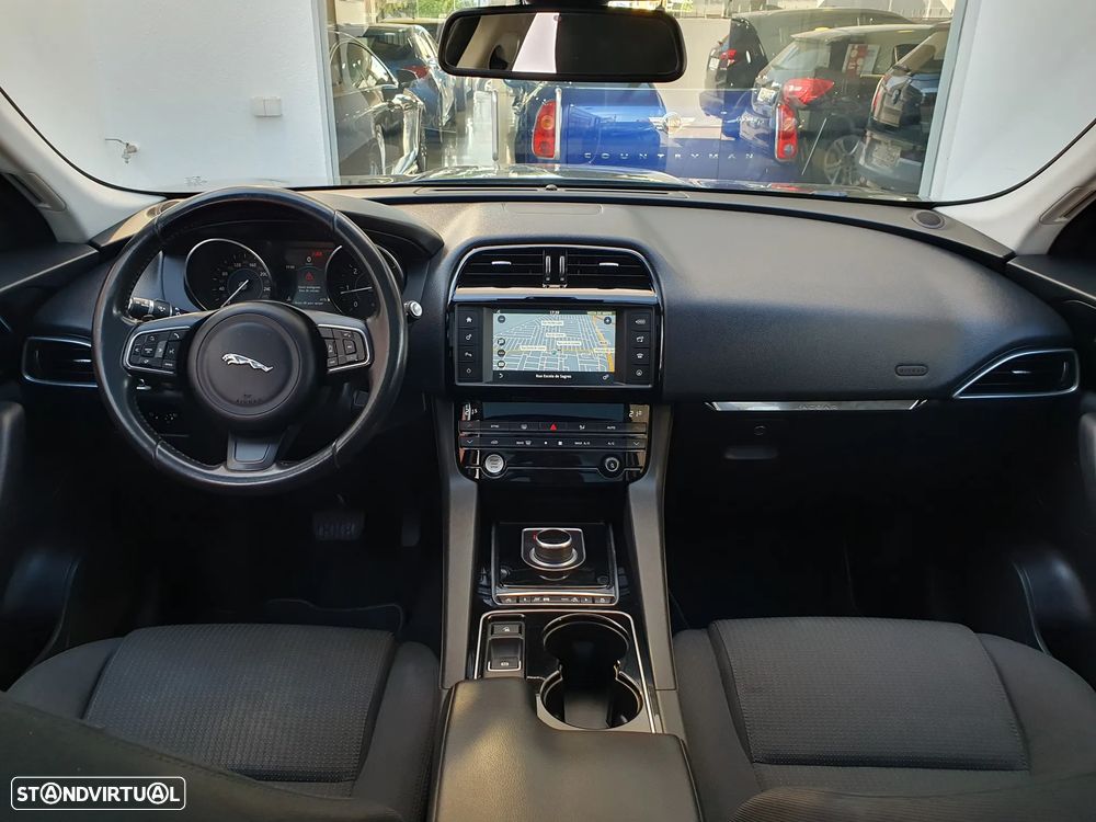 Jaguar F-Pace 2.0 i4D Pure Aut. - 22