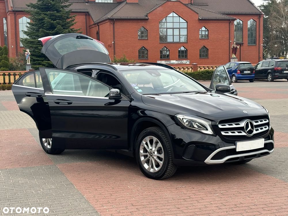 Mercedes-Benz GLA - 14