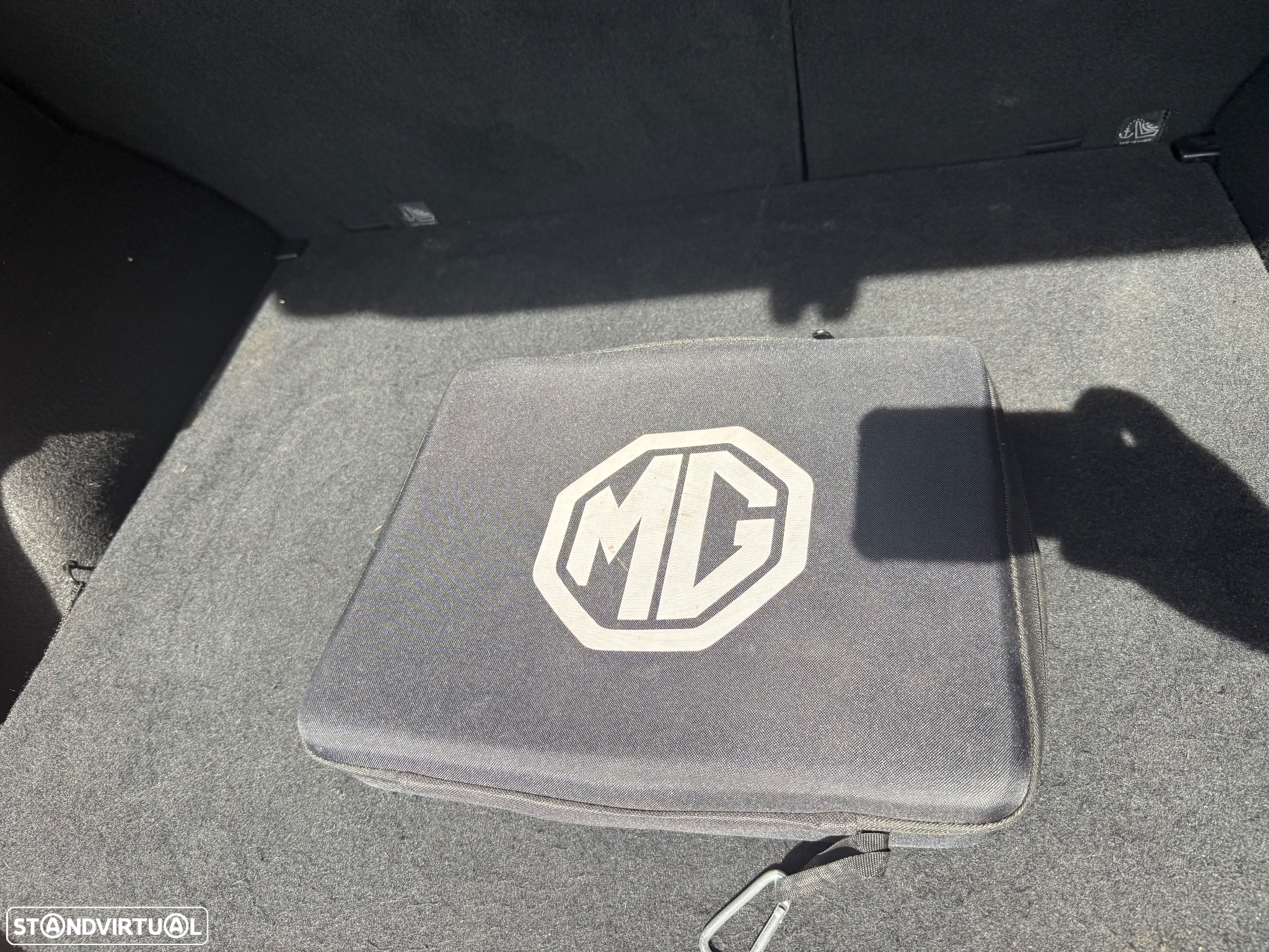 MG ZS EV 44.5 kWh Luxury - 47