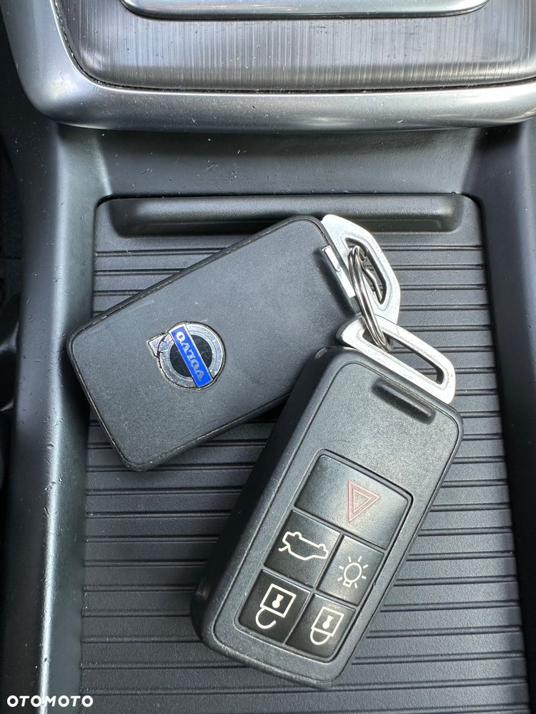 Volvo V60 D4 Momentum - 12