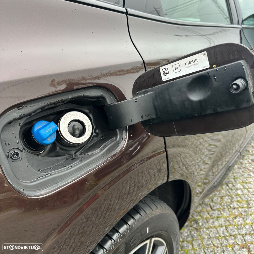 Volvo XC 60 2.0 D4 Inscription AWD Geartronic - 27