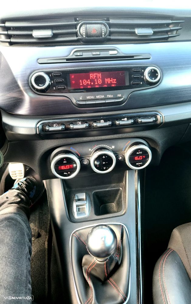 Alfa Romeo Giulietta 1.6 JTDm Veloce - 8