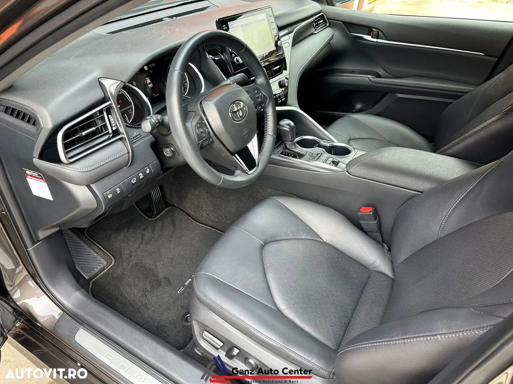 Toyota Camry Executive - 12