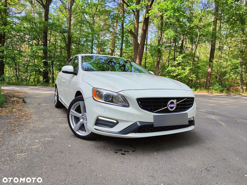 Volvo S60 T5 Drive-E Momentum - 1