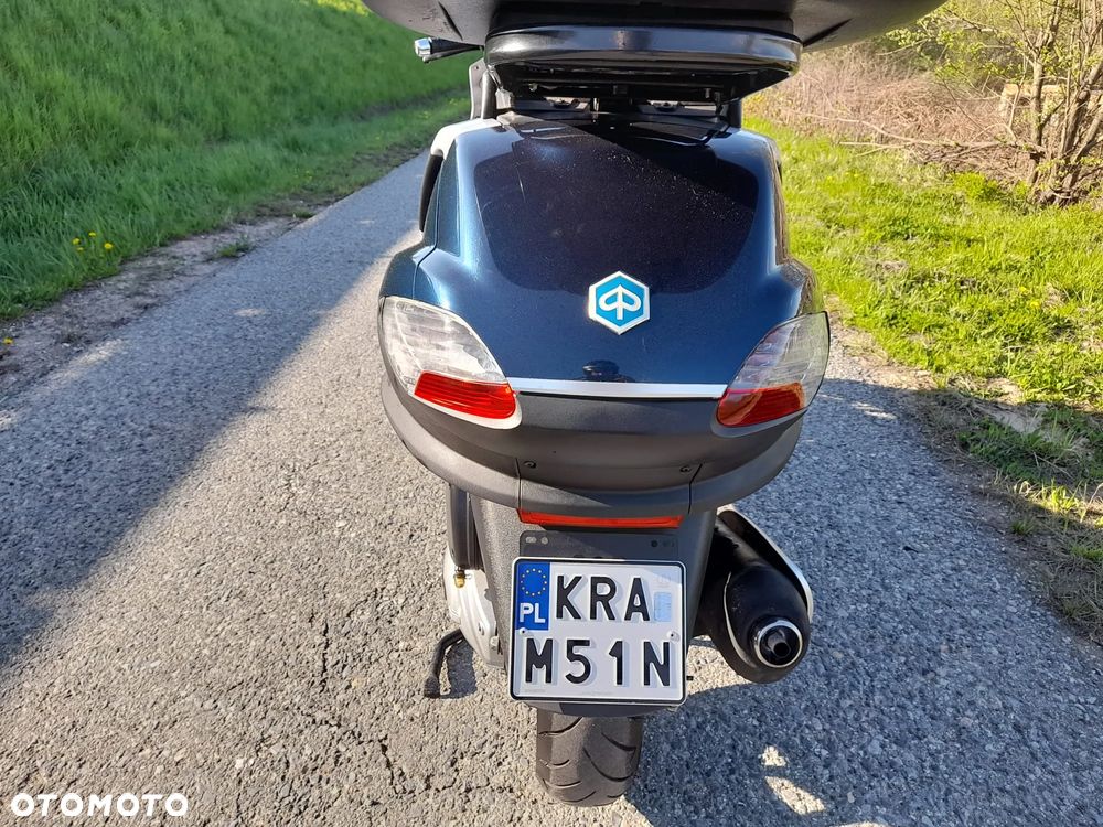 Piaggio MP-3 - 16