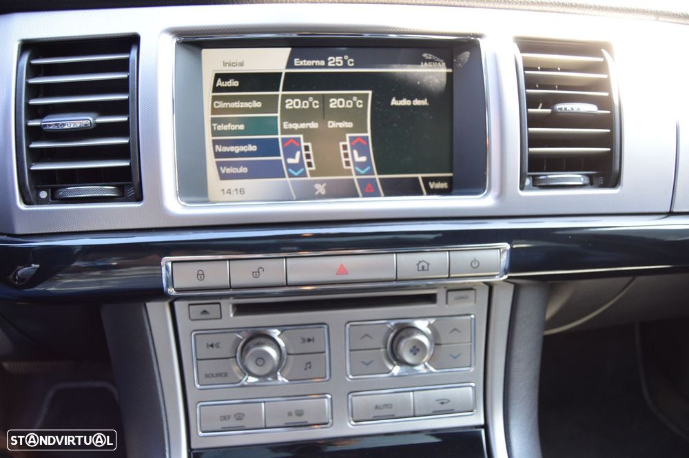 Jaguar XF 3.0 D V6 S Premium Luxury - 38