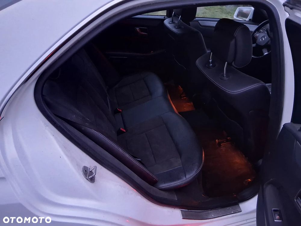 Mercedes-Benz Klasa E 200 CDI DPF BlueEFFICIENCY Automatik - 10