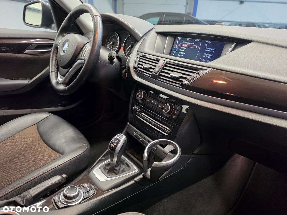 BMW X1 sDrive18d xLine - 33