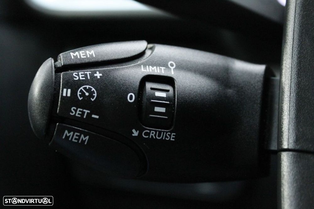 Citroën C3 1.2 PureTech Shine EAT6 - 27