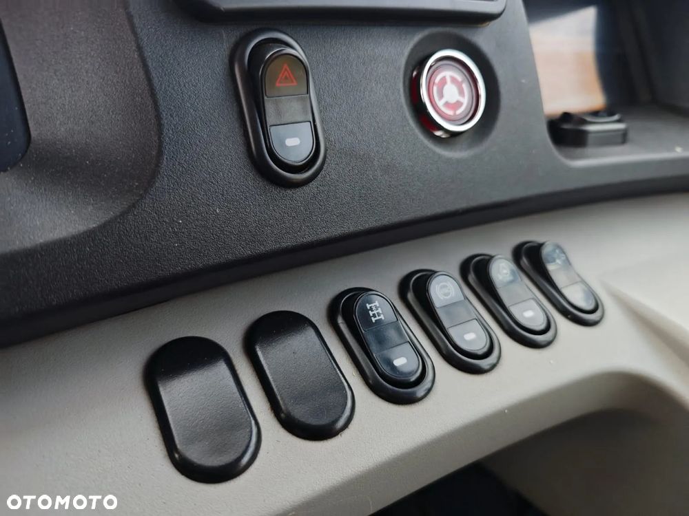 Komatsu HM300-5 - 11