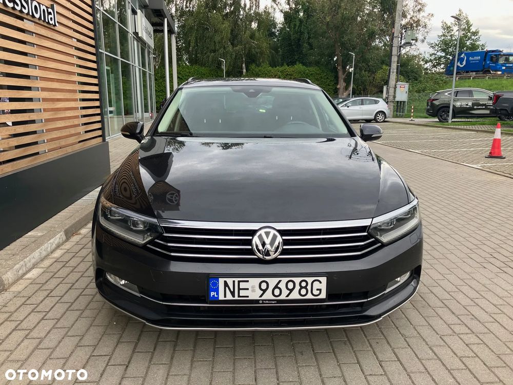 Volkswagen Passat - 12
