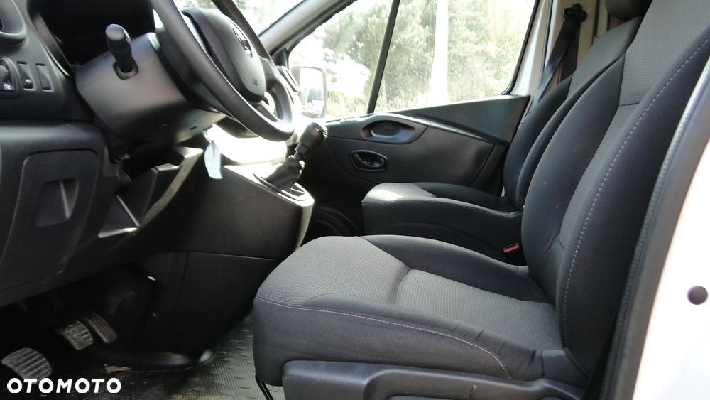 Renault Trafic - 23