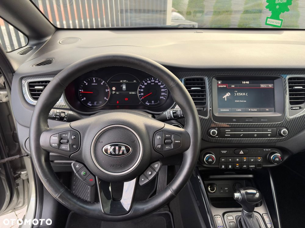 Kia Carens 1.7 CRDi Business Line 7os 7DCT - 23