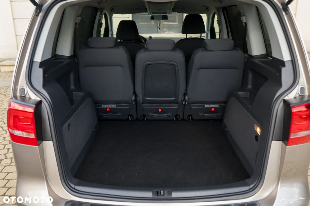 Volkswagen Touran 1.6 TDI DPF BlueMotion Technology Trendline - 17