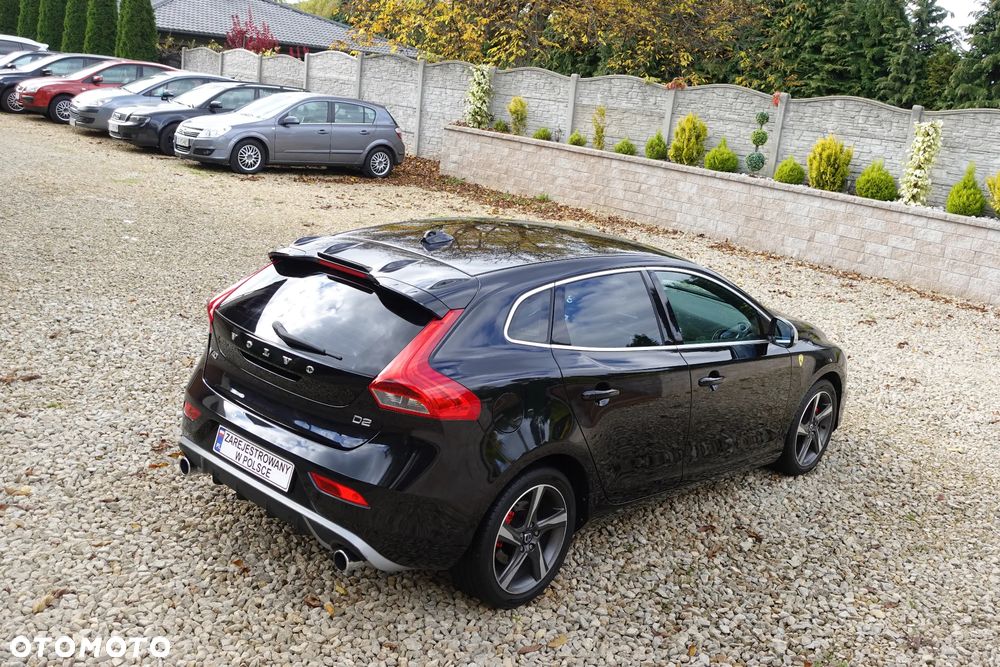 Volvo V40 D2 R Design - 13