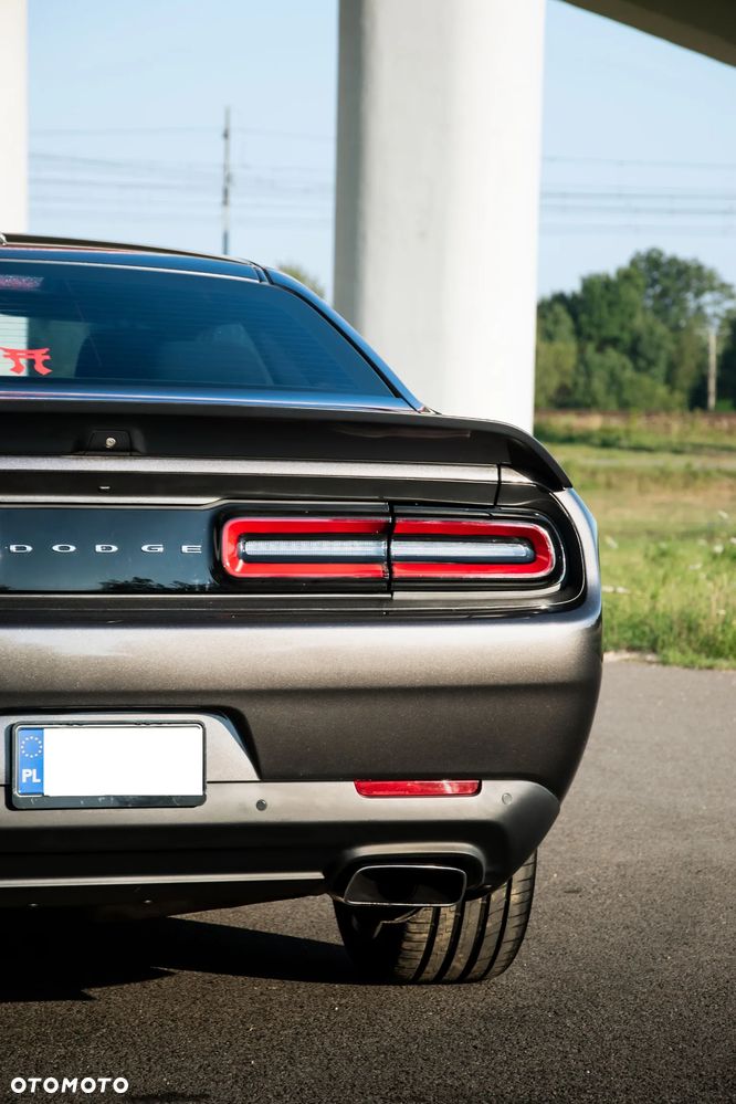 Dodge Challenger 6.4 Scat Pack - 8