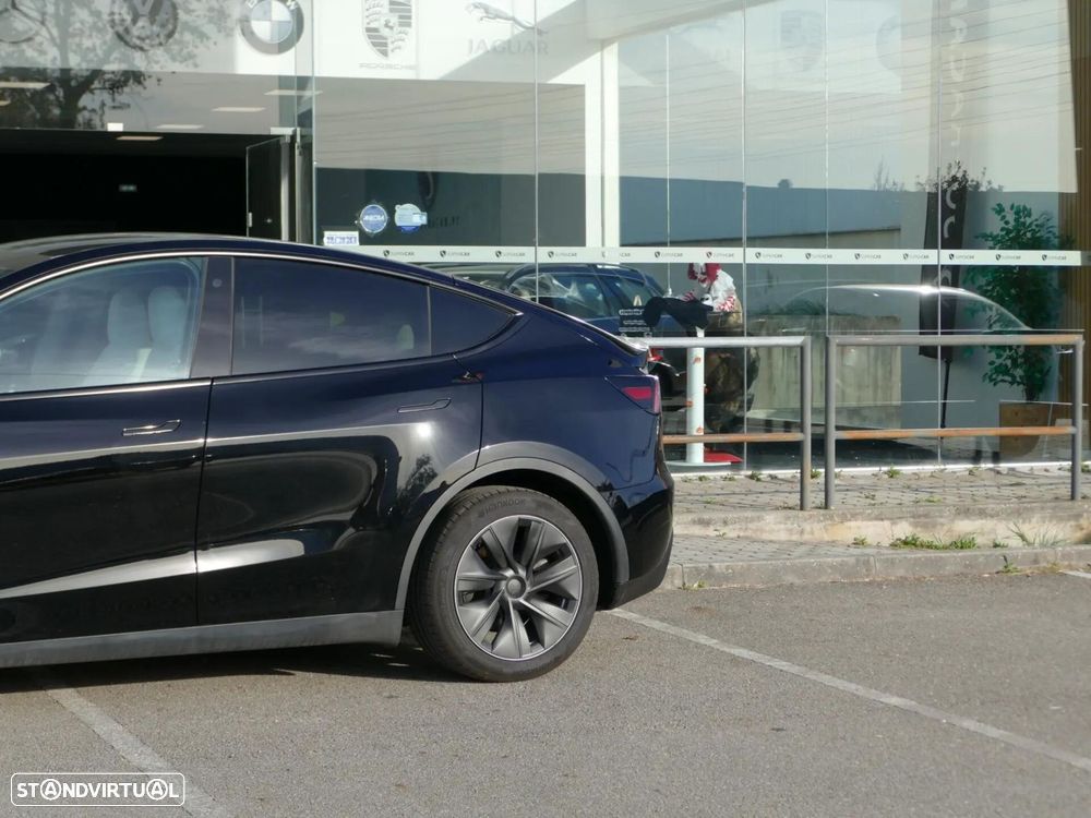 Tesla Model Y Standard - 17