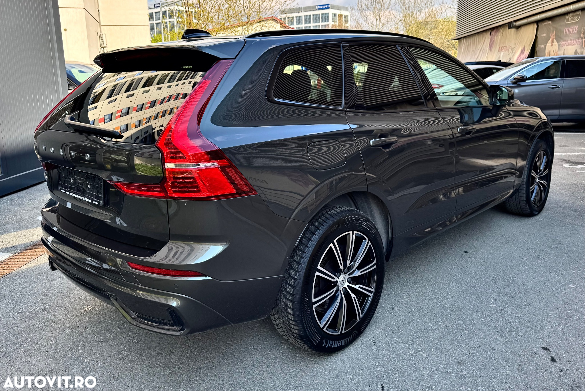 Volvo XC 60 T8 AWD Recharge Geartronic RDesign Expression - 4