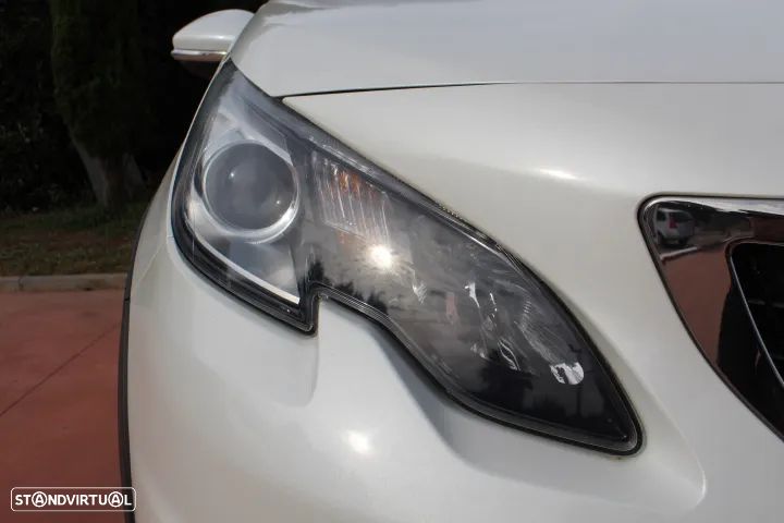 Peugeot 2008 1.2 PureTech Allure - 13