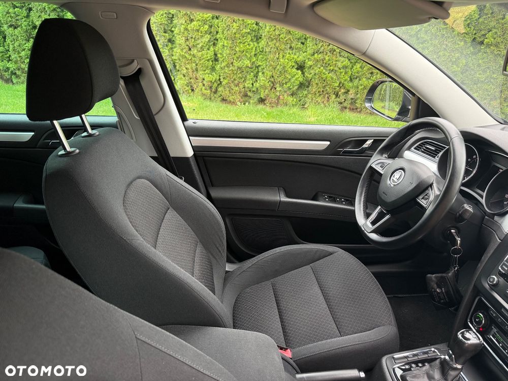 Skoda Superb 2.0 TDI Business DSG - 29