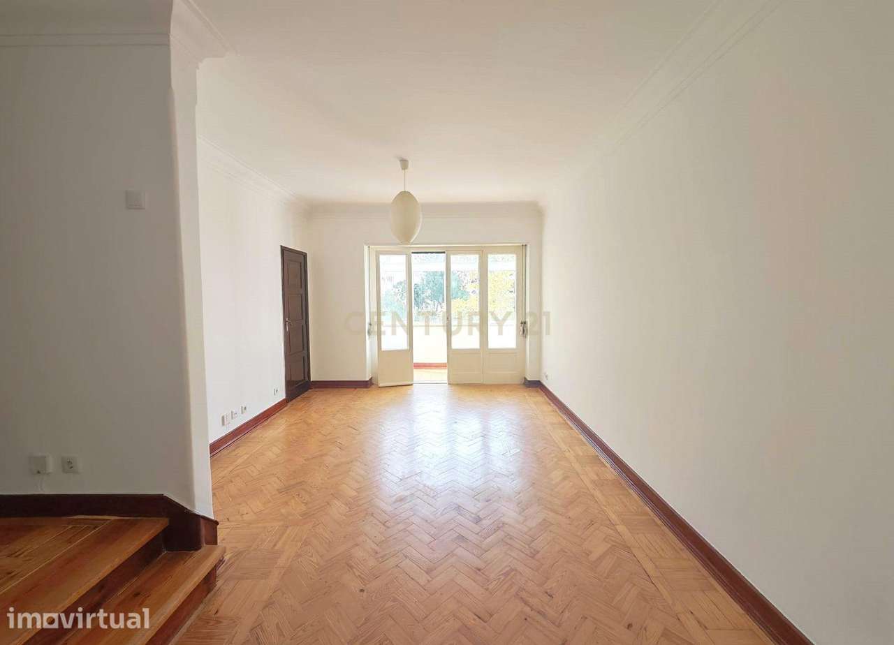 Imóvel T1 com excelente localização na Av. Paris a 300 metros da Pr. d - Grande imagem: 2/16