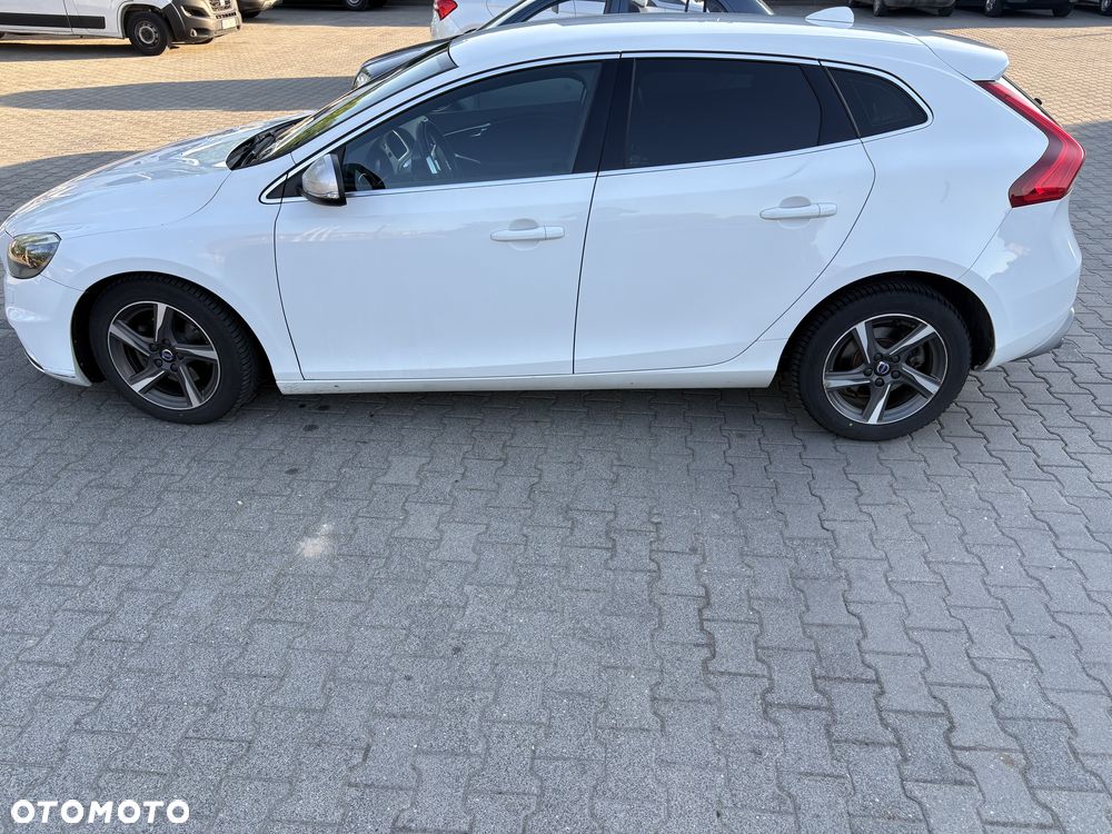 Volvo V40 D2 Drive-E R-Design Kinetic - 11
