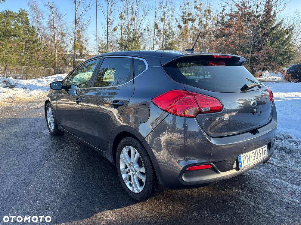 Kia Ceed 1.6 CRDi 128 Dream Team Edition - 22