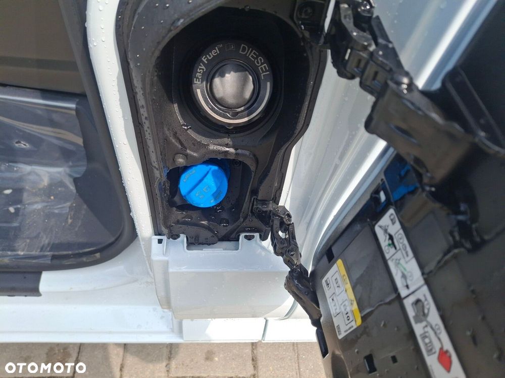 Volkswagen Transporter Furgon 2.0 TDI 150 KM automat - 21