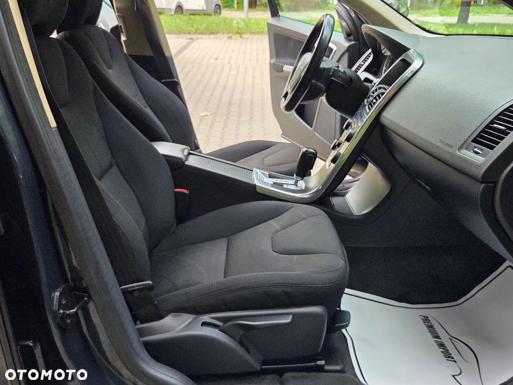 Volvo XC 60 T5 Powershift Momentum - 18