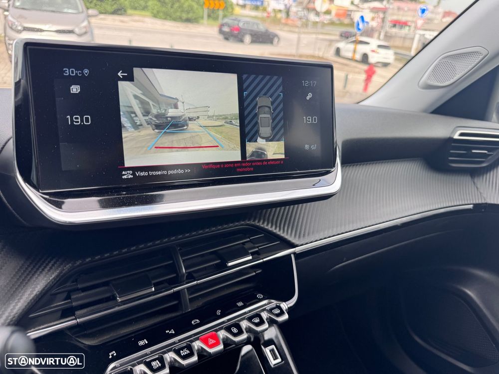 Peugeot 2008 1.2 PureTech Allure EAT8 - 14