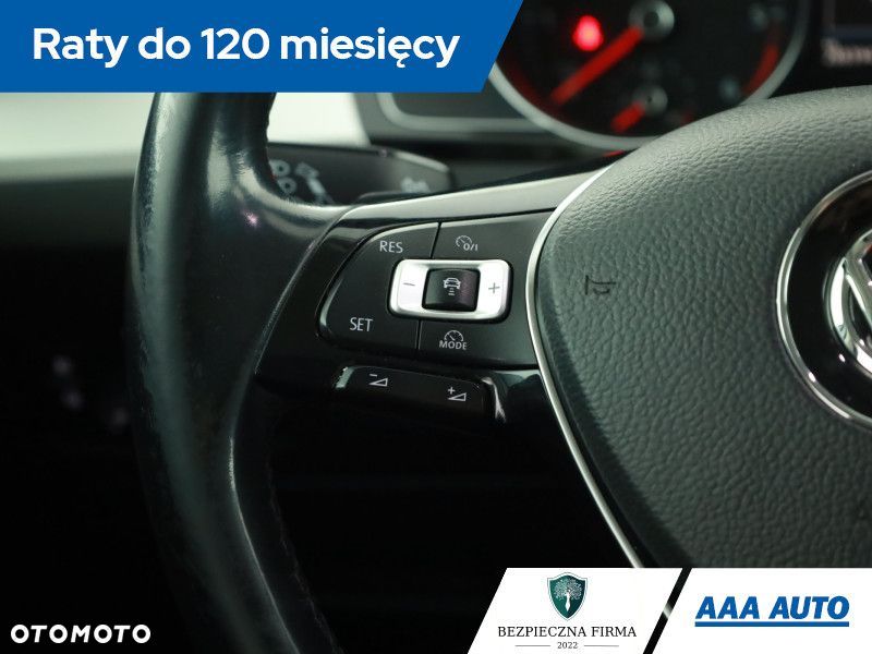 Volkswagen Passat - 15