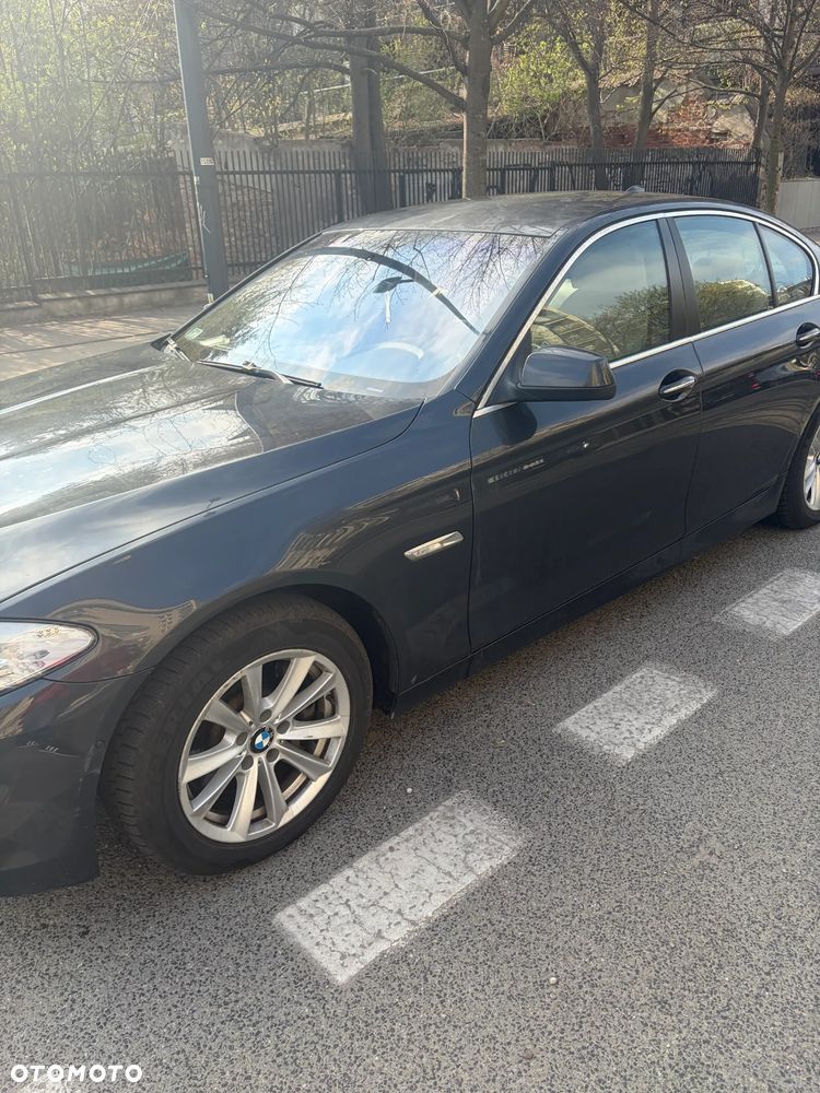 BMW Seria 5 525d xDrive - 3
