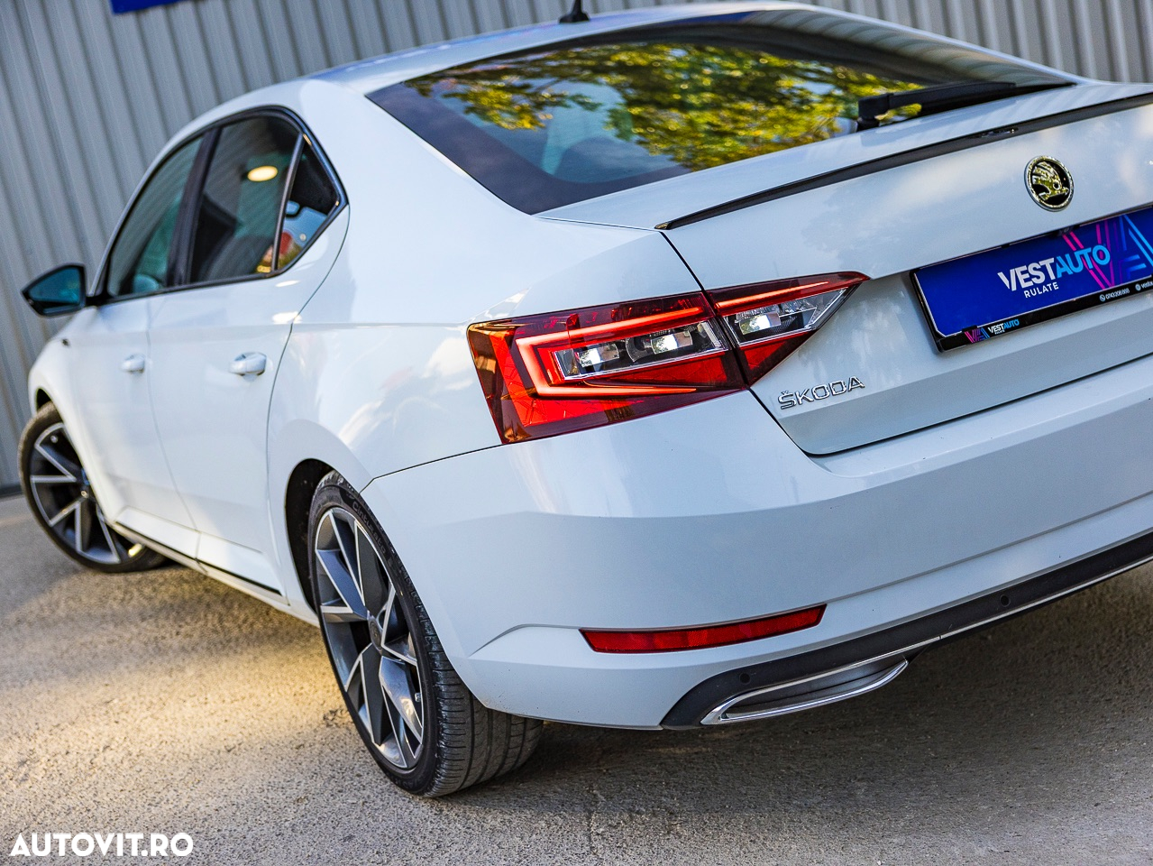 Skoda Superb 2.0 TDI DSG Sportline - 12