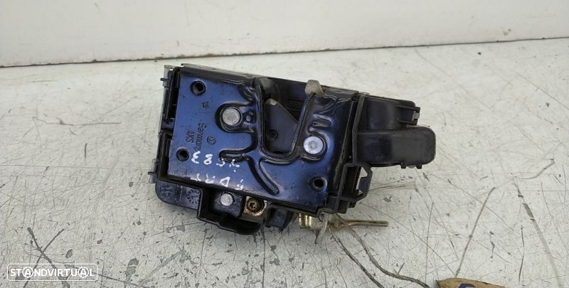 Fecho Porta  Fte Dto Volkswagen Polo (6N1) - 4
