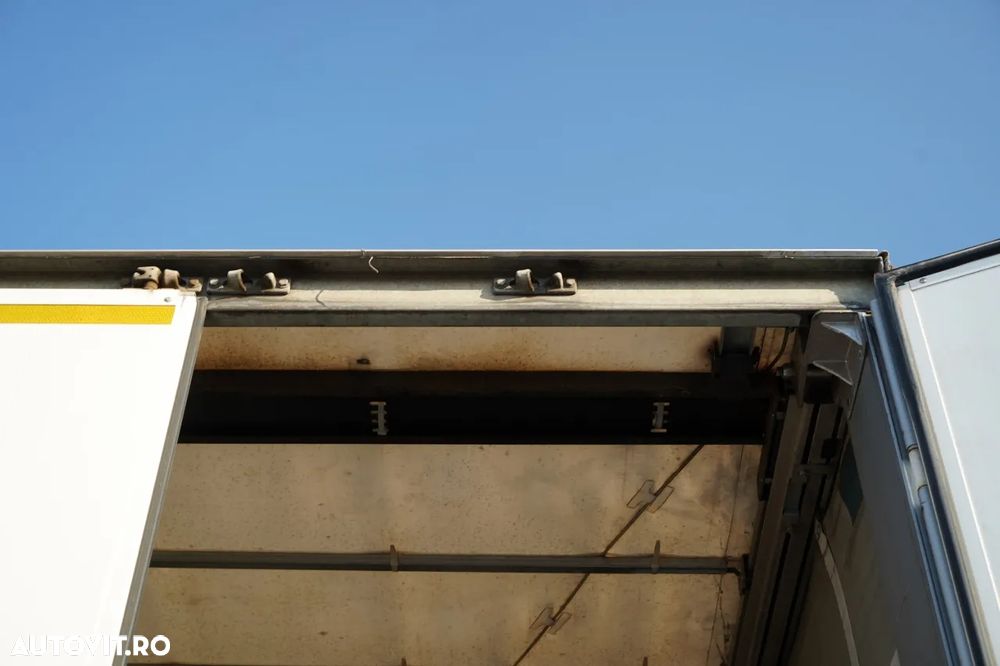 Fruehauf CITYLINER CORTINĂ / 1 AXĂ / DIRECȚIE / LUNGIME 11 M / CUREA CĂRUCIOR / PODEA REZISTENTĂ - 22