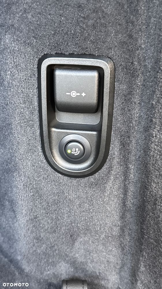 BMW Seria 5 530e xDrive M Sport sport - 37