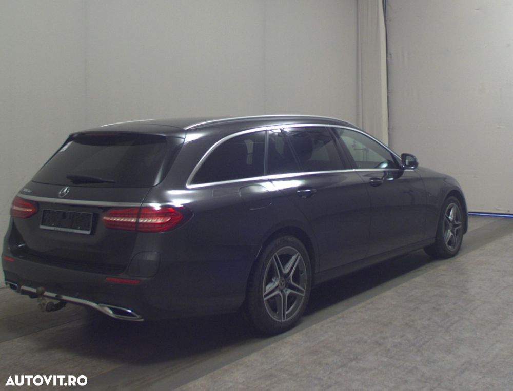 Mercedes-Benz E 300 Aut. - 3