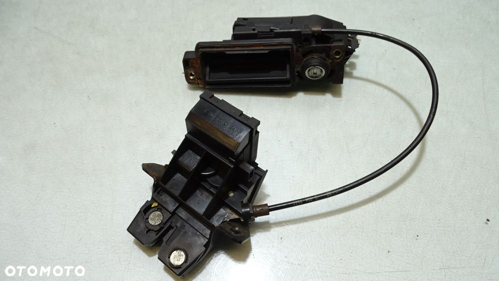 ZAMEK KLAPY BAGAŻNIKA MEDCEDES-BENZ W203 C220  2037500093 2037500184 - 1