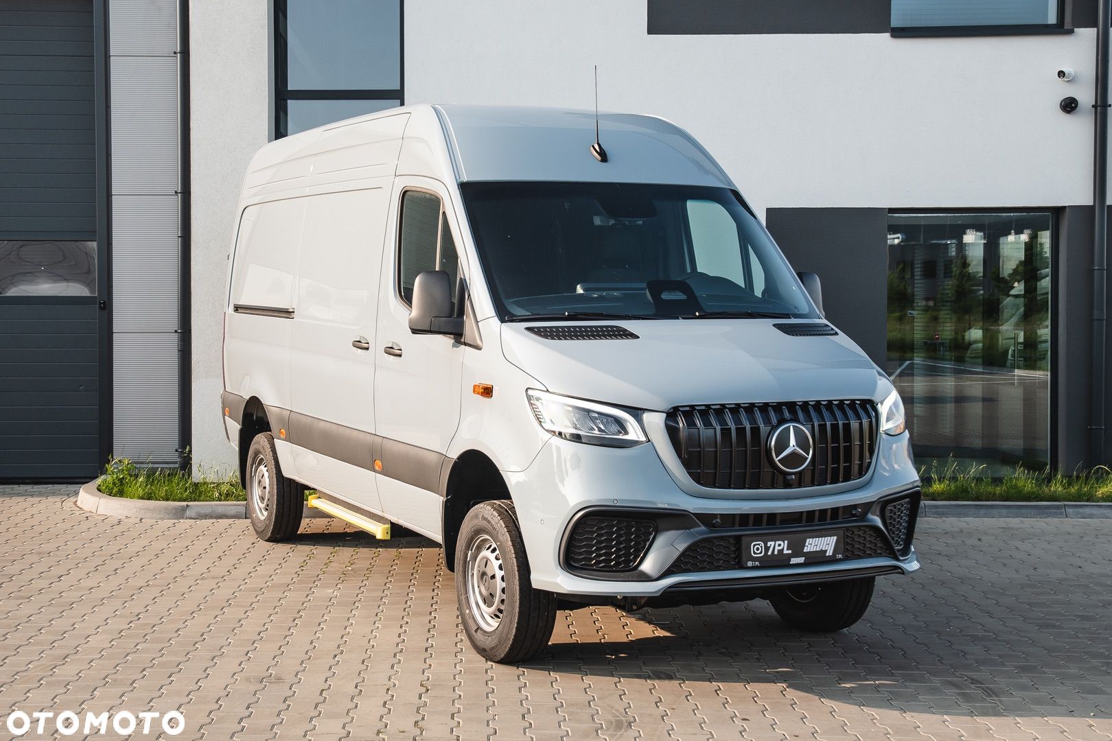 Mercedes-Benz Sprinter - 1
