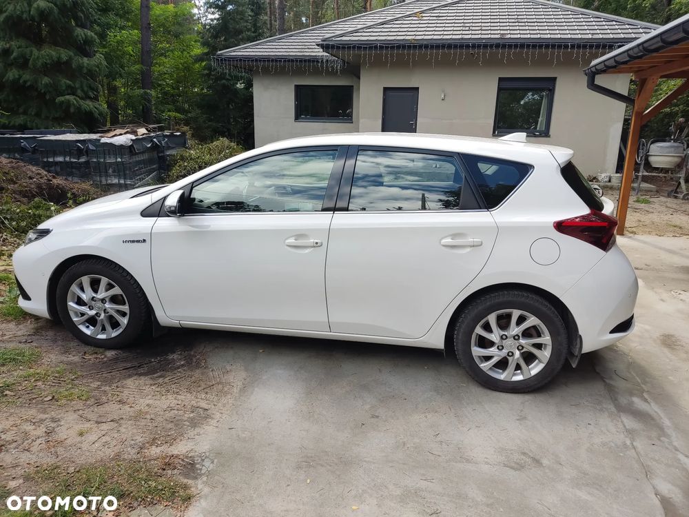 Toyota Auris Hybrid 135 Premium - 5