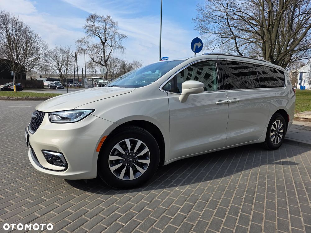 Chrysler Pacifica - 3