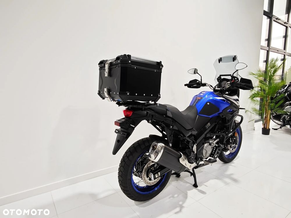Suzuki V-STROM - 10