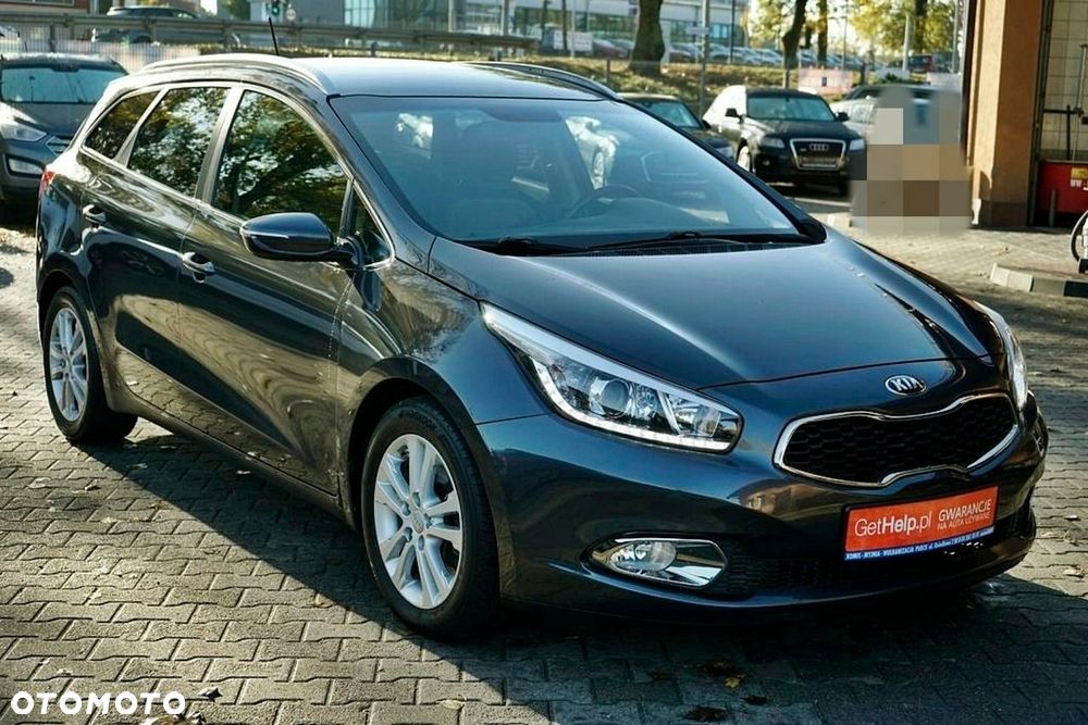 Kia Ceed - 11