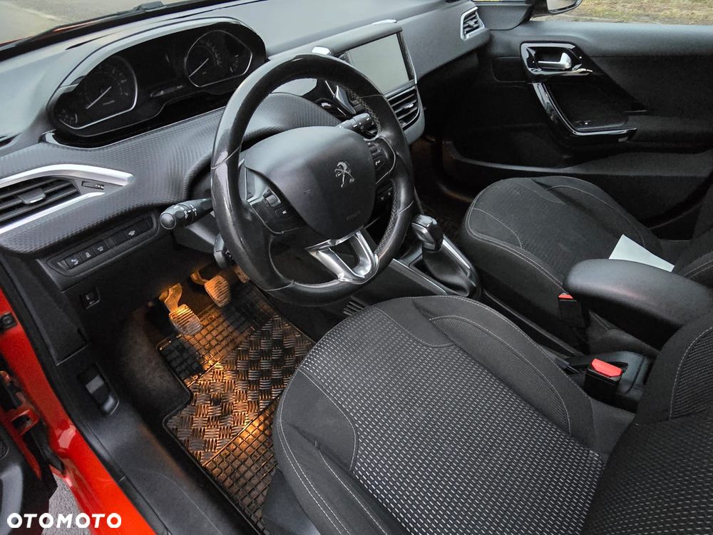 Peugeot 208 1.2 PureTech Allure S&S - 9