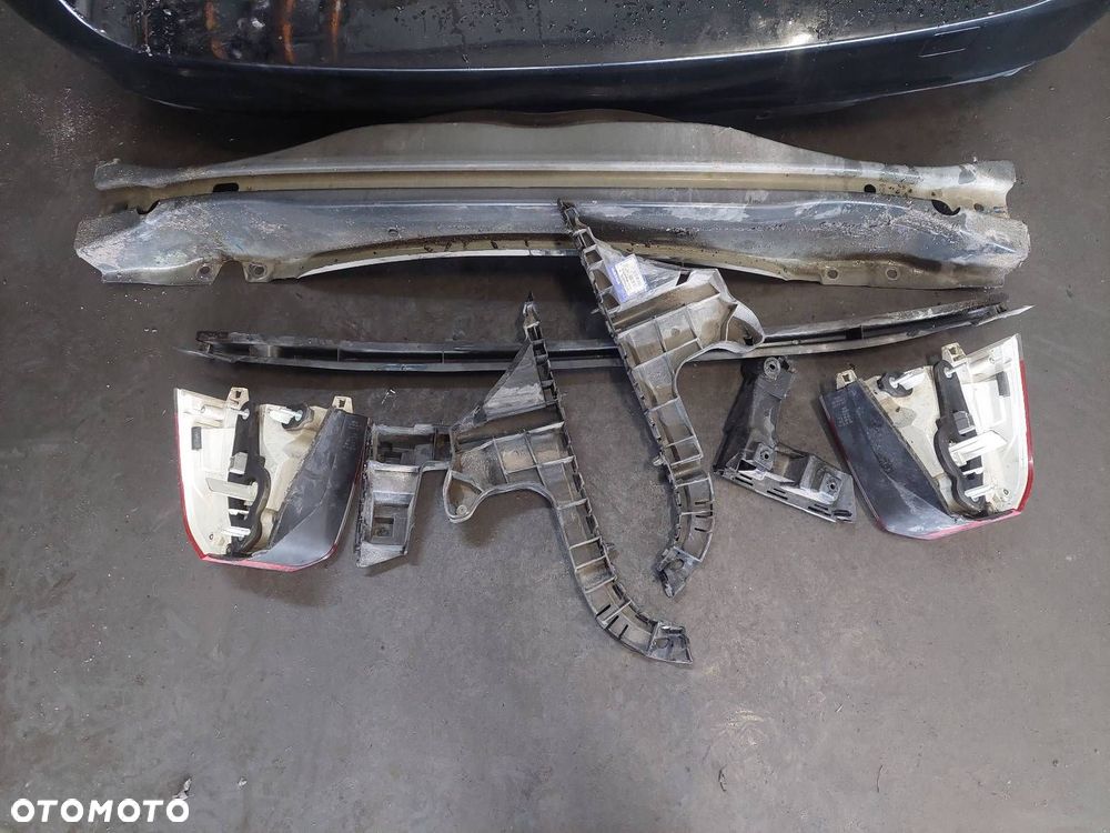 KOMPLETNY TYŁ VOLVO V70 III LIFT 019-26 KLAPA ELEKTRYCZNA ZDERZAK TYŁ LAMPY - 17