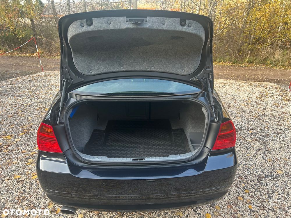 BMW Seria 3 318i Edition Sport - 11