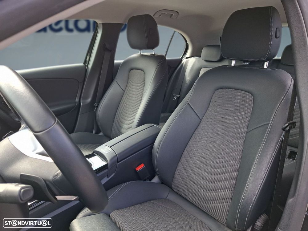 Mercedes-Benz A 200 Standard - 11